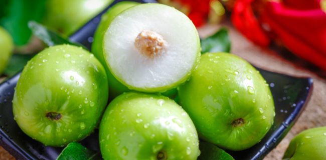 已婚女人梦见枣树摘枣吃是什么意思 梦见枣树摘枣吃预兆什么